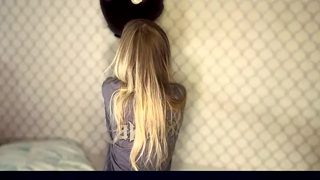 Evvie Summn1 online show from 20, 12, 2025