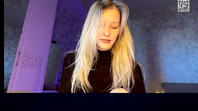 Evvie Summn1 online show from 30, 9, 2025