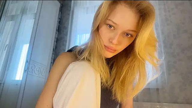 Evvie Summn1 online show from 1, 3, 2025