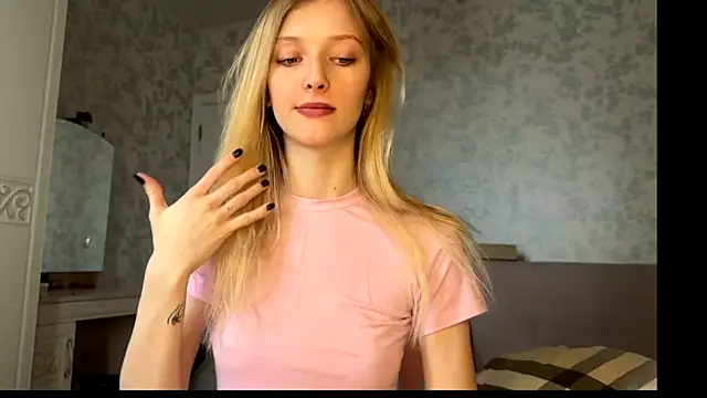 Evvie Summn1 online show from 24, 10, 2025