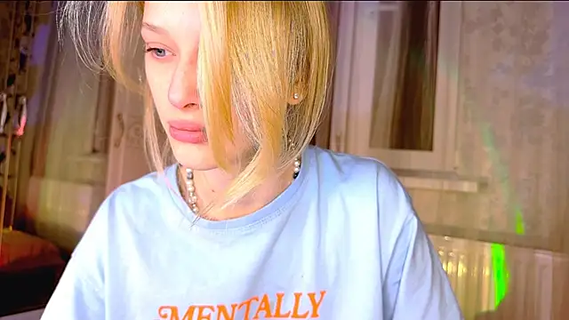 Evvie Summn1 online show from 4, 3, 2025