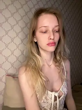 Evvie Summn1 online show from 2, 4, 2026