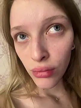 Evvie Summn1 online show from 20, 4, 2026