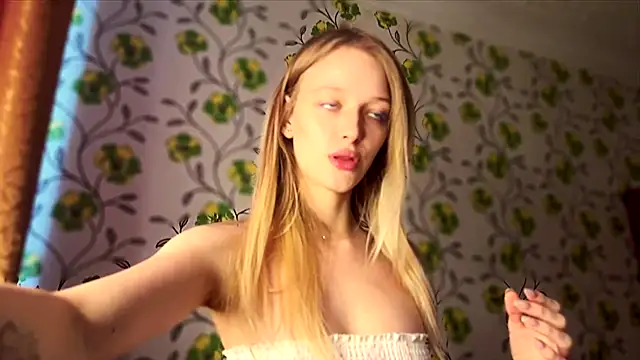 Evvie Summn1 online show from 31, 3, 2026