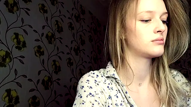 Snapshot of Evvie_Summn1 chatting on 28, 6, 2026 Evvie Summn1 online show from 28, 6, 2026