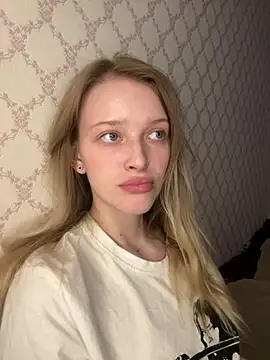Evvie Summn1 online show from 23, 4, 2026