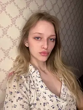 Evvie Summn1 online show from 17, 4, 2026