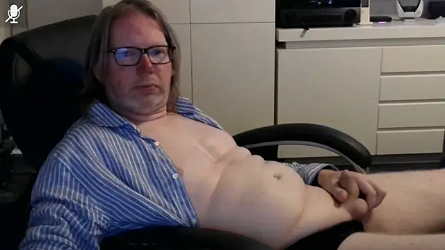 Snapshot of VSteph chatting on 3, 7, 2026 VSteph online show from 3, 7, 2026