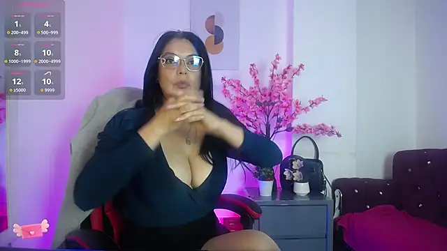 Snapshot of Zuzana21 chatting on 17, 6, 2026 Zuzana21 online show from 17, 6, 2026