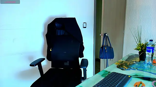 Zuzana21 online show from 27, 11, 2025