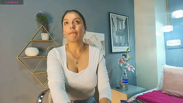 Snapshot of Zuzana21 chatting on 13, 6, 2026 Zuzana21 online show from 13, 6, 2026