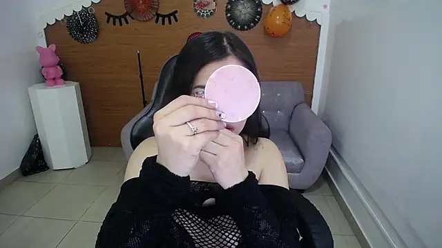 Chinatsu t online show from 23, 10, 2025