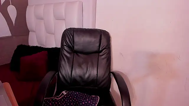 Snapshot of ssofia_25 chatting on 27, 10, 2025 ssofia 25 online show from 27, 10, 2025