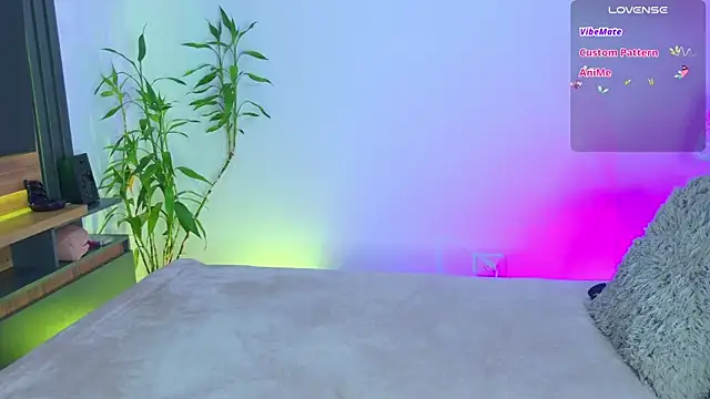 Alexawhiittee online show from 9, 9, 2025