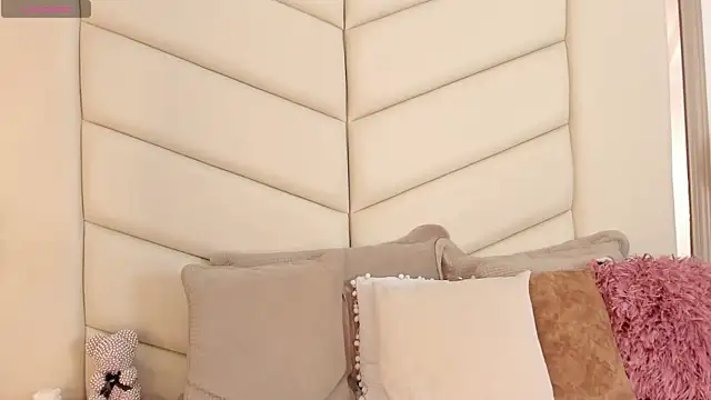 ValkyBes online show from 5, 10, 2025