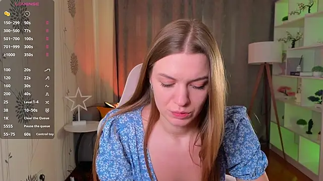 Lovella Lips online show from 13, 3, 2026