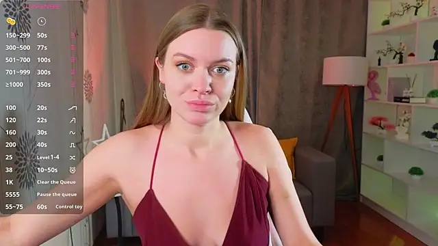 Lovella Lips online show from 4, 11, 2025