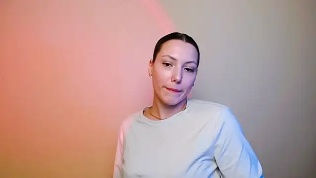 VanessaMay  online show from 9, 3, 2025