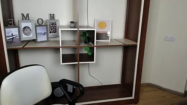 VanessaMay  online show from 10, 3, 2026