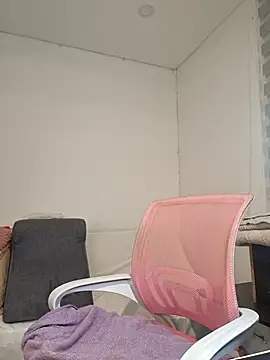 Snapshot of Anal_Luucia chatting on 4, 6, 2026 Anal Luucia online show from 4, 6, 2026
