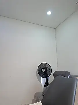 Snapshot of Anal_Luucia chatting on 25, 6, 2026 Anal Luucia online show from 25, 6, 2026