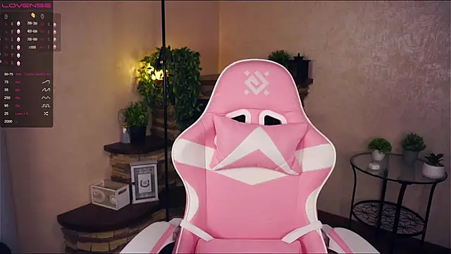 LynetBurby online show from 14, 3, 2025