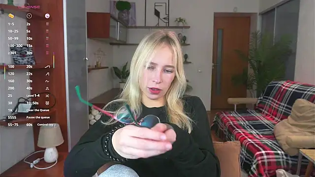 LynetBurby online show from 24, 10, 2025