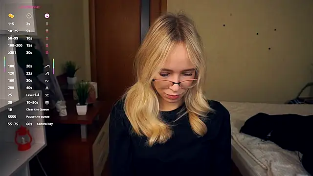 LynetBurby online show from 22, 10, 2025