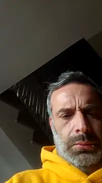 Snapshot of Gianlucazeis chatting on 15, 12, 2025 Gianlucazeis online show from 15, 12, 2025