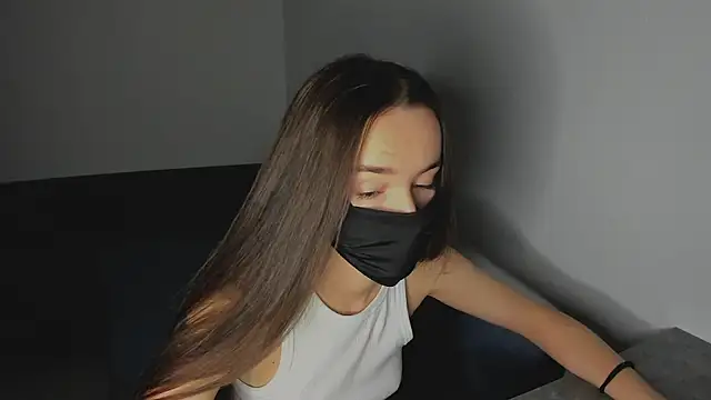 AngelinaAdderly online show from 13, 4, 2026