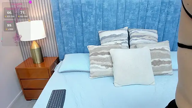 pretty sunlight  online show from 28, 10, 2025