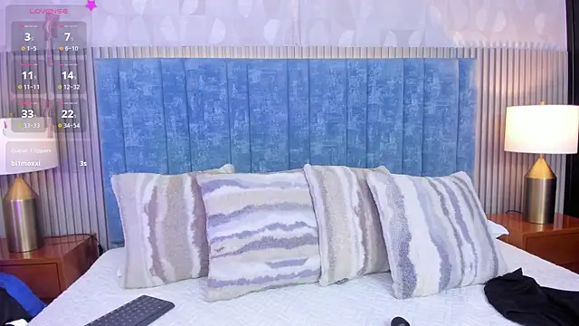 pretty sunlight  online show from 20, 11, 2025