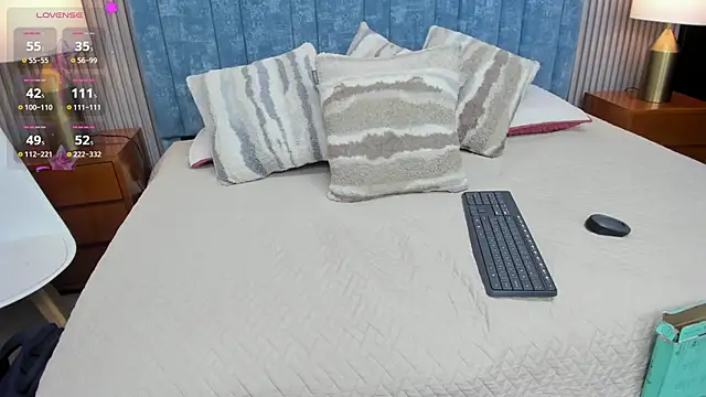 pretty sunlight  online show from 28, 11, 2025