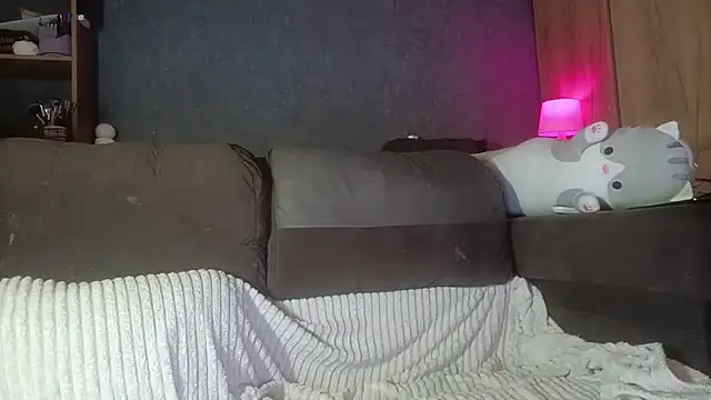 Hungry  Puppy online show from 15, 10, 2025