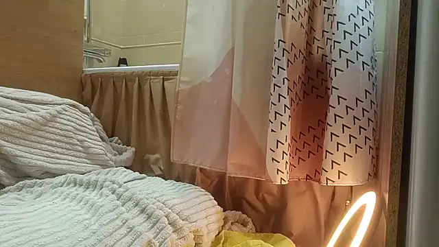 Hungry  Puppy online show from 25, 9, 2025