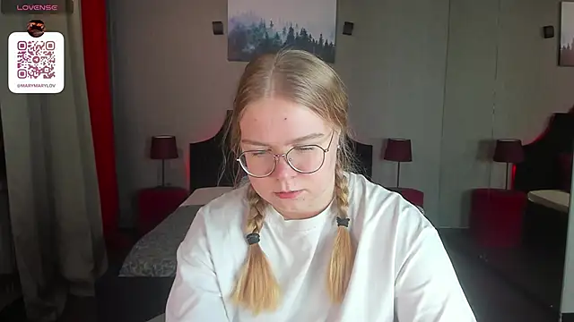 Snapshot of marydoji chatting on 5, 2, 2025 marydoji online show from 5, 2, 2025