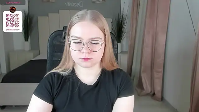Snapshot of marydoji chatting on 21, 2, 2025 marydoji online show from 21, 2, 2025