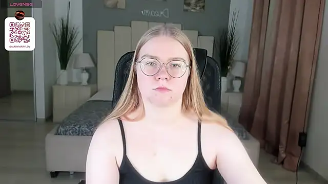 Snapshot of marydoji chatting on 18, 2, 2025 marydoji online show from 18, 2, 2025