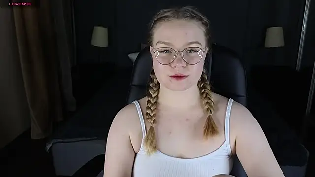 Snapshot of marydoji chatting on 24, 2, 2025 marydoji online show from 24, 2, 2025
