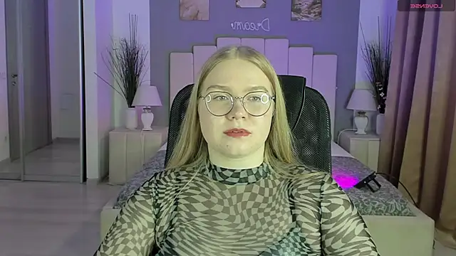Snapshot of marydoji chatting on 13, 1, 2025 marydoji online show from 13, 1, 2025