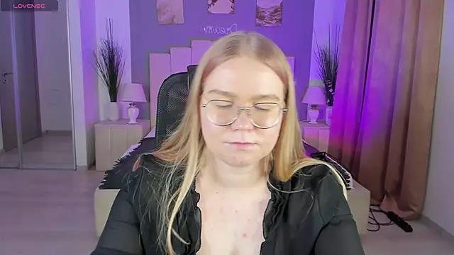 Snapshot of marydoji chatting on 7, 1, 2025 marydoji online show from 7, 1, 2025