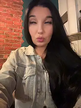 Tisha Busty online show from 4, 6, 2026