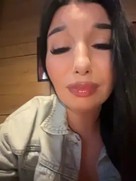 Tisha Busty online show from 18, 5, 2026
