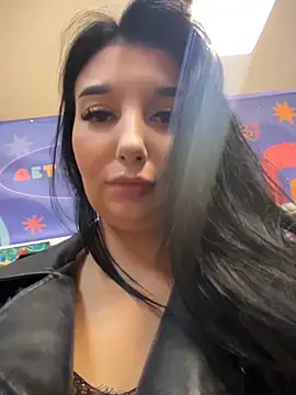 Tisha Busty online show from 20, 5, 2026