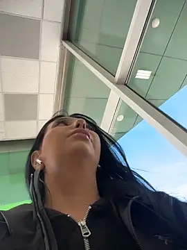 Tisha Busty online show from 17, 4, 2026