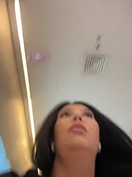 Tisha Busty online show from 14, 4, 2026