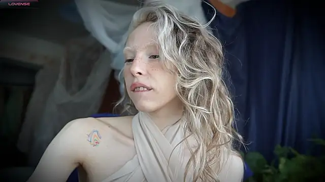  Phantom thread  online show from 29, 3, 2026