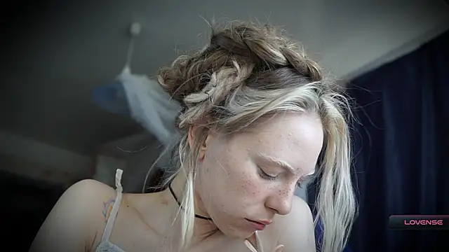  Phantom thread  online show from 15, 3, 2026