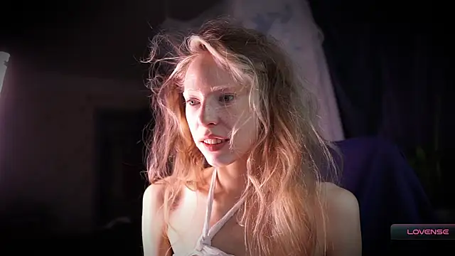 Snapshot of _Phantom_thread_ chatting on 20, 11, 2025 Phantom thread online show from 20, 11, 2025