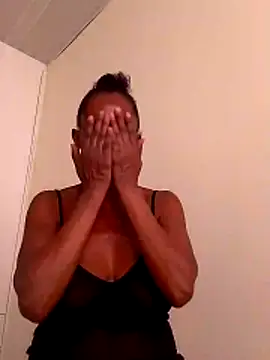 Snapshot of sweets_80 chatting on 26, 10, 2025 sweets 80 online show from 26, 10, 2025